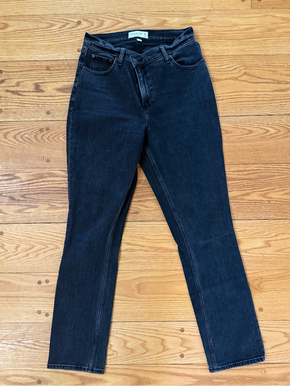 Abercrombie & Fitch Curve Love The 90s Slim Straight Ultra High Rise Black Wash